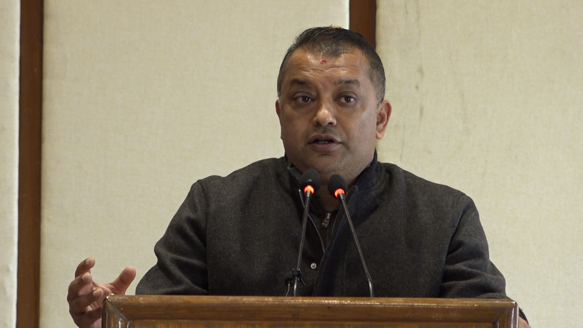 नयाँ वर्षमा राष्ट्रिय चुनौती सामना गर्न एकजुट हुन गगन थापाको आह्वान