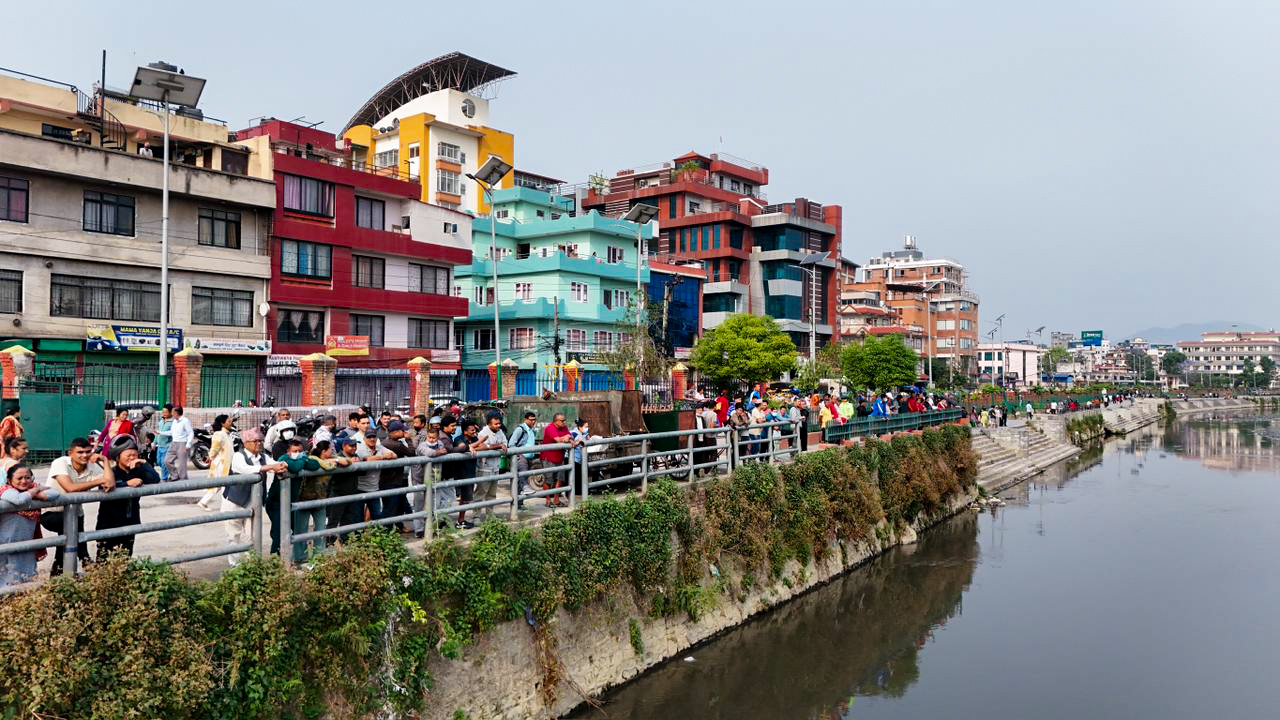 सुकुम्बासी बस्ती भत्काउन सुरु (तस्विरहरु)