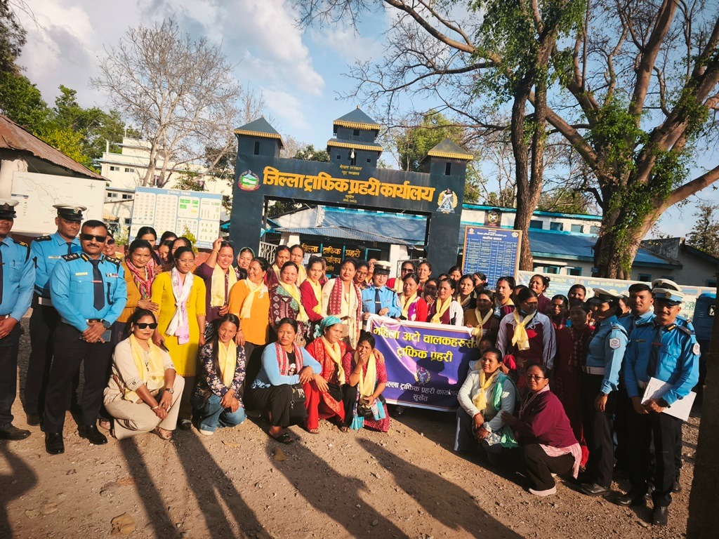 महिला अटोरिक्सा चालकको गुनासो : आफ्नै पौरखमा आत्मनिर्भर, पाइला पाइलामा विभेद