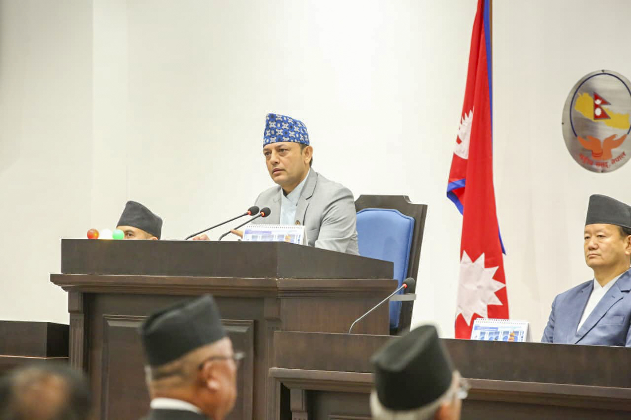 सभामुख डिपी अर्यालले सञ्चालन गरेको पहिलो प्रतिनिधिसभाको बैठक (तस्विरहरू)